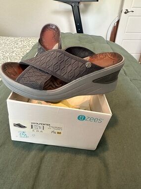 Bzees Vista Pewter Gray Slip-On Wedge Mules